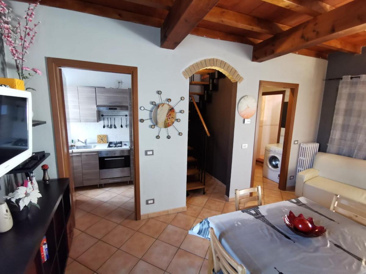 Apartment In The City Center With Self Check-In Парма Екстериор снимка