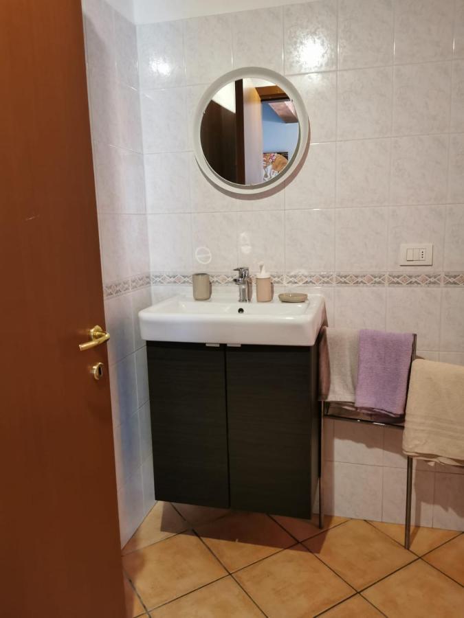 Apartment In The City Center With Self Check-In Парма Екстериор снимка